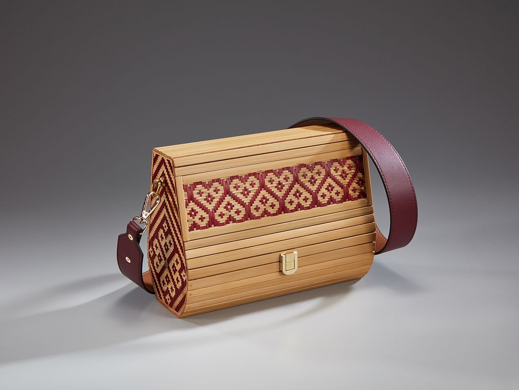 葫蘆墩文化中心展出竹皮編織時尚包